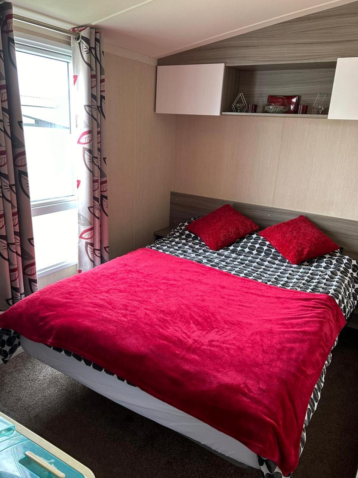 Lido Beach Caravan Prestatyn Exterior foto