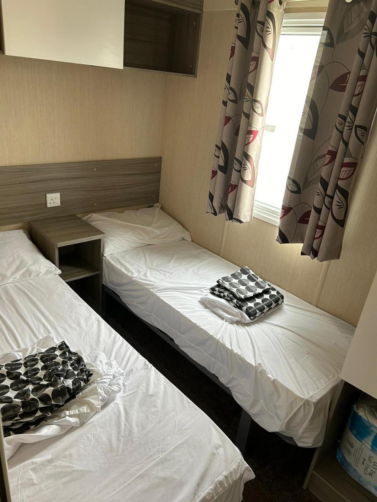 Lido Beach Caravan Prestatyn Exterior foto